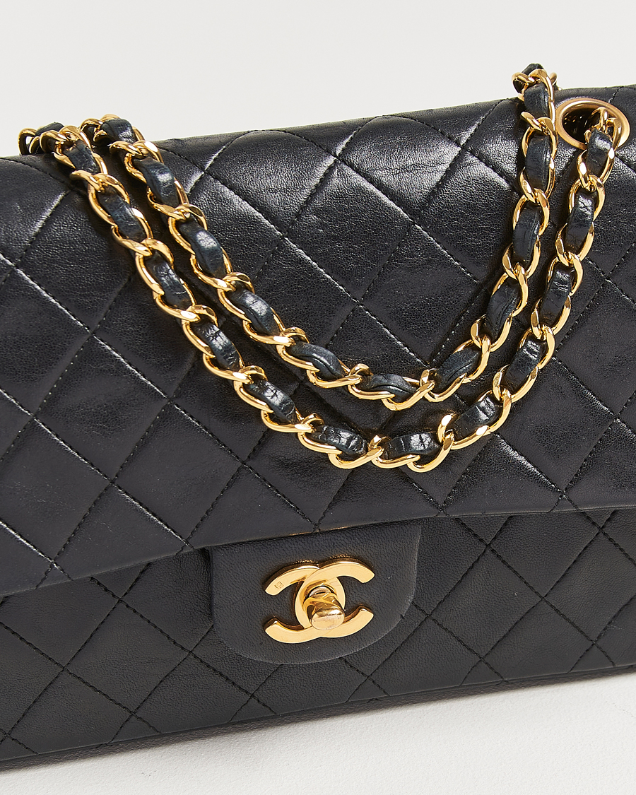 Homme | Chanel Pre-Owned Classic Medium Double Flap Bag Lambskin Black | Chanel Pre-Owned | Classic Medium Double Flap Bag Lambskin Black
