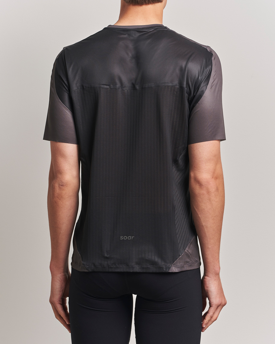 Heren | T-shirts | SOAR Running | Hot Weather Tee Shale/Black