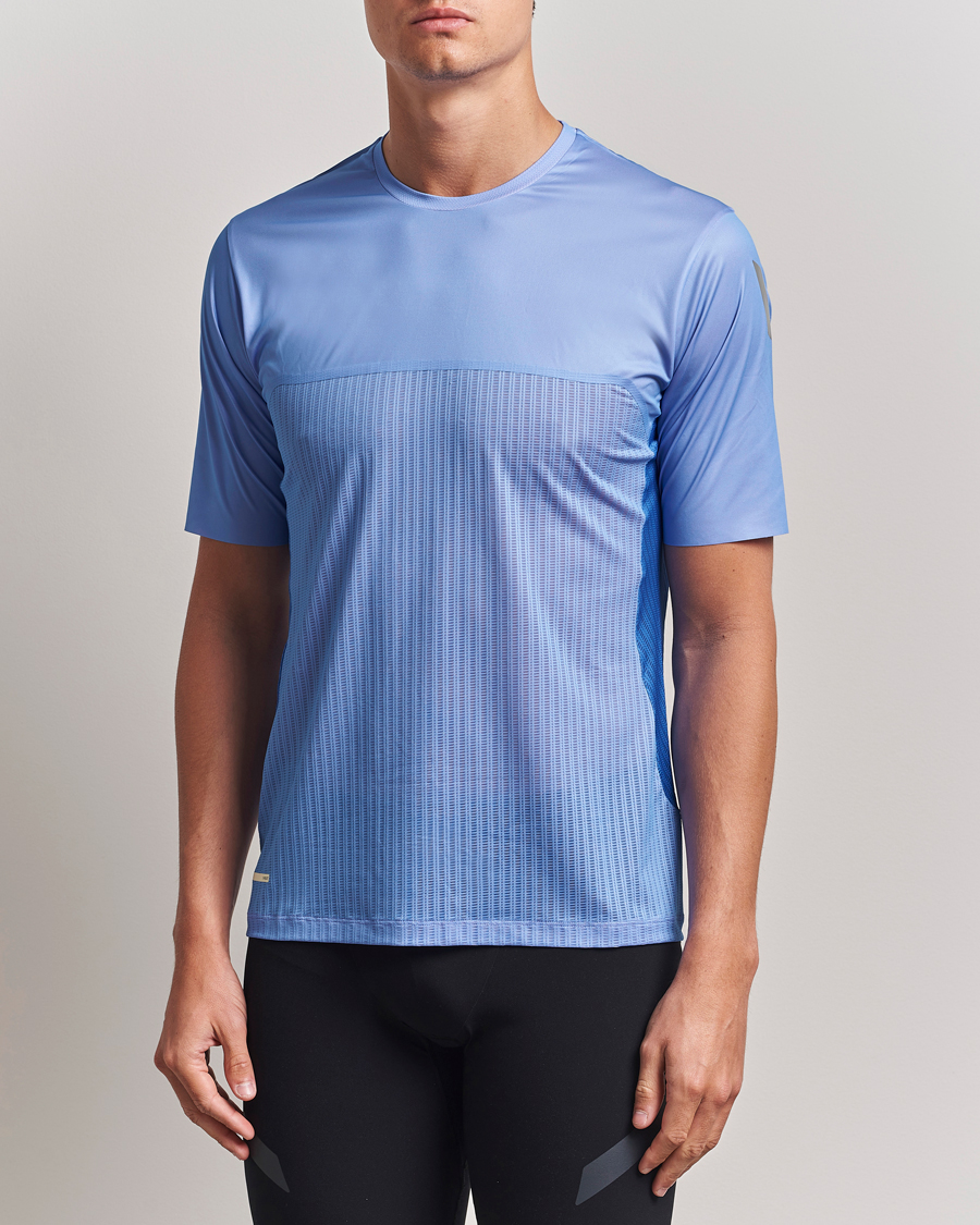 Heren | T-shirts | SOAR Running | Hot Weather Tee Lilac Blue