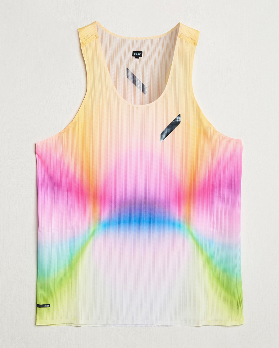 Heren | T-Shirts | SOAR Running | Race Vest Summer Rainbow
