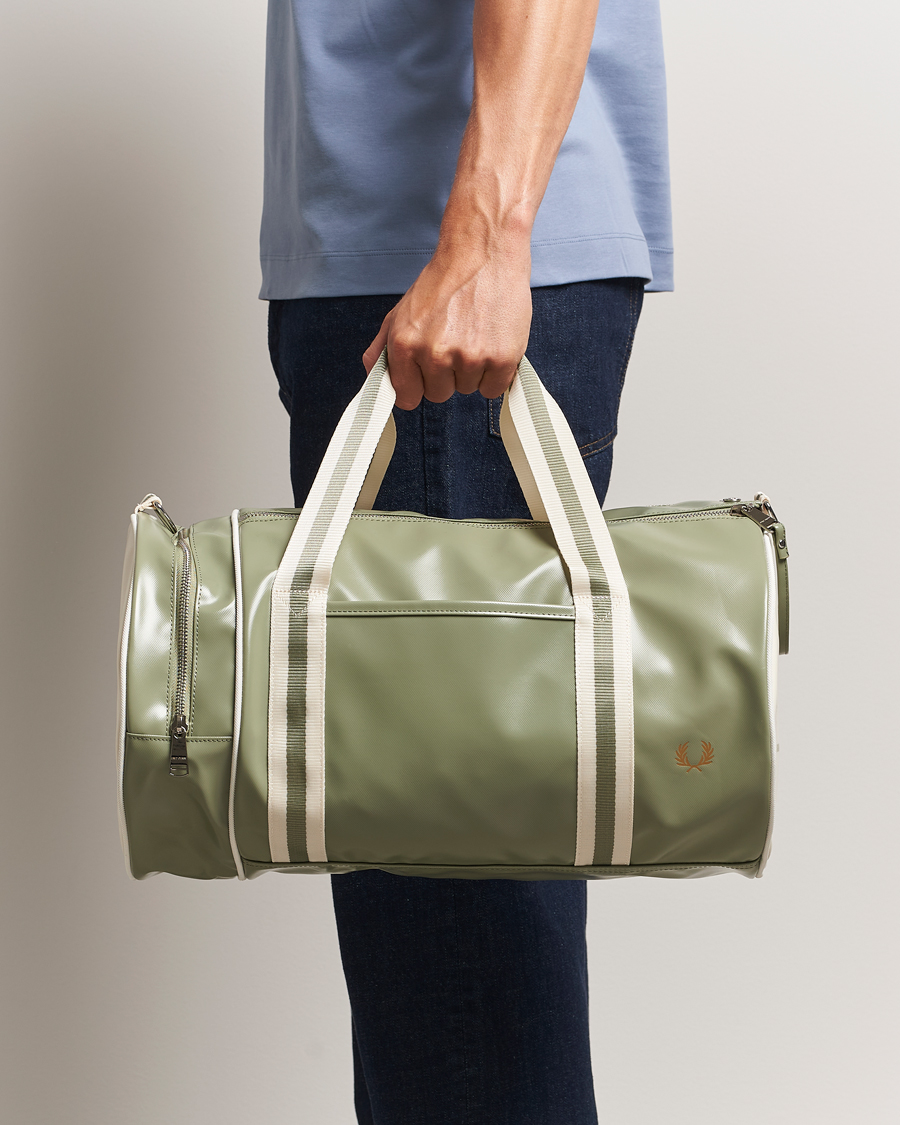 Homme | Sacs | Fred Perry | Classic Barrel Bag Olive Mint/White