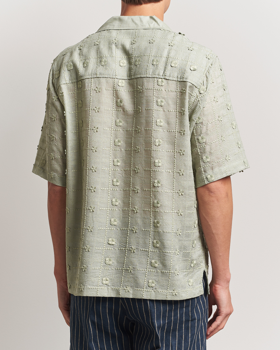 Homme | Chemises | NN07 | Ben Lyocell Fil-Coupé Embroidery Anglaise Shirt Sage Green