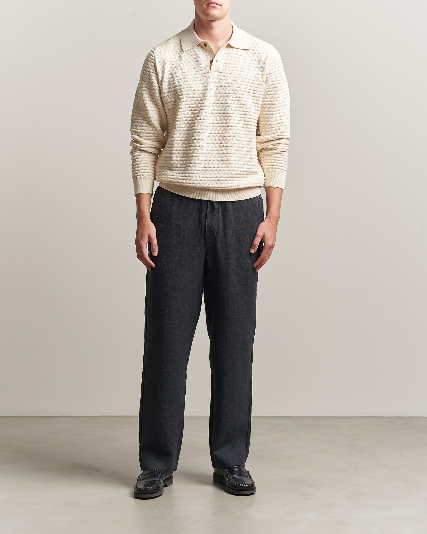 Heren | Broeken | A Day's March | Tamiat Linen Drawstring Trousers Black