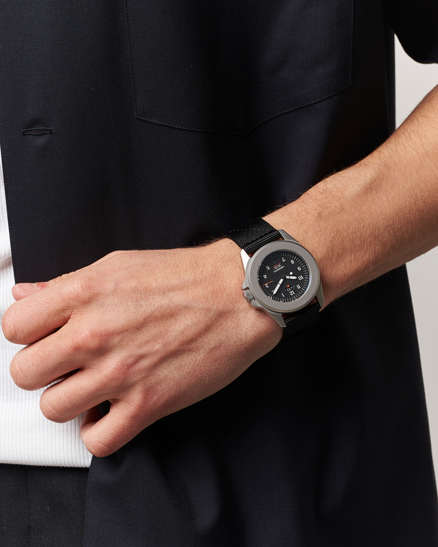 Heren | UNIMATIC UT4 GMT Toolwatch Black | UNIMATIC | UT4 GMT Toolwatch Black