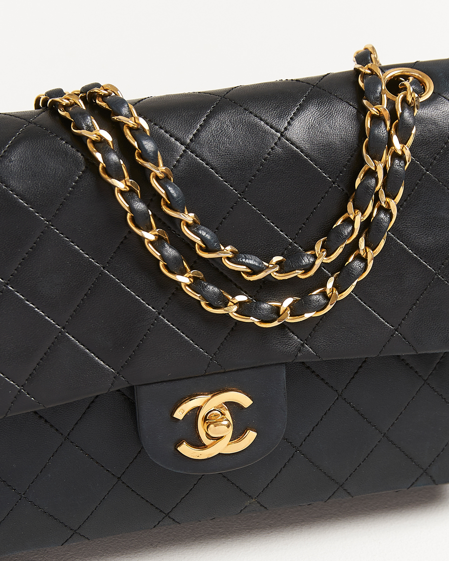 Homme | Chanel Pre-Owned Classic Medium Double Flap Bag Lambskin Black | Chanel Pre-Owned | Classic Medium Double Flap Bag Lambskin Black
