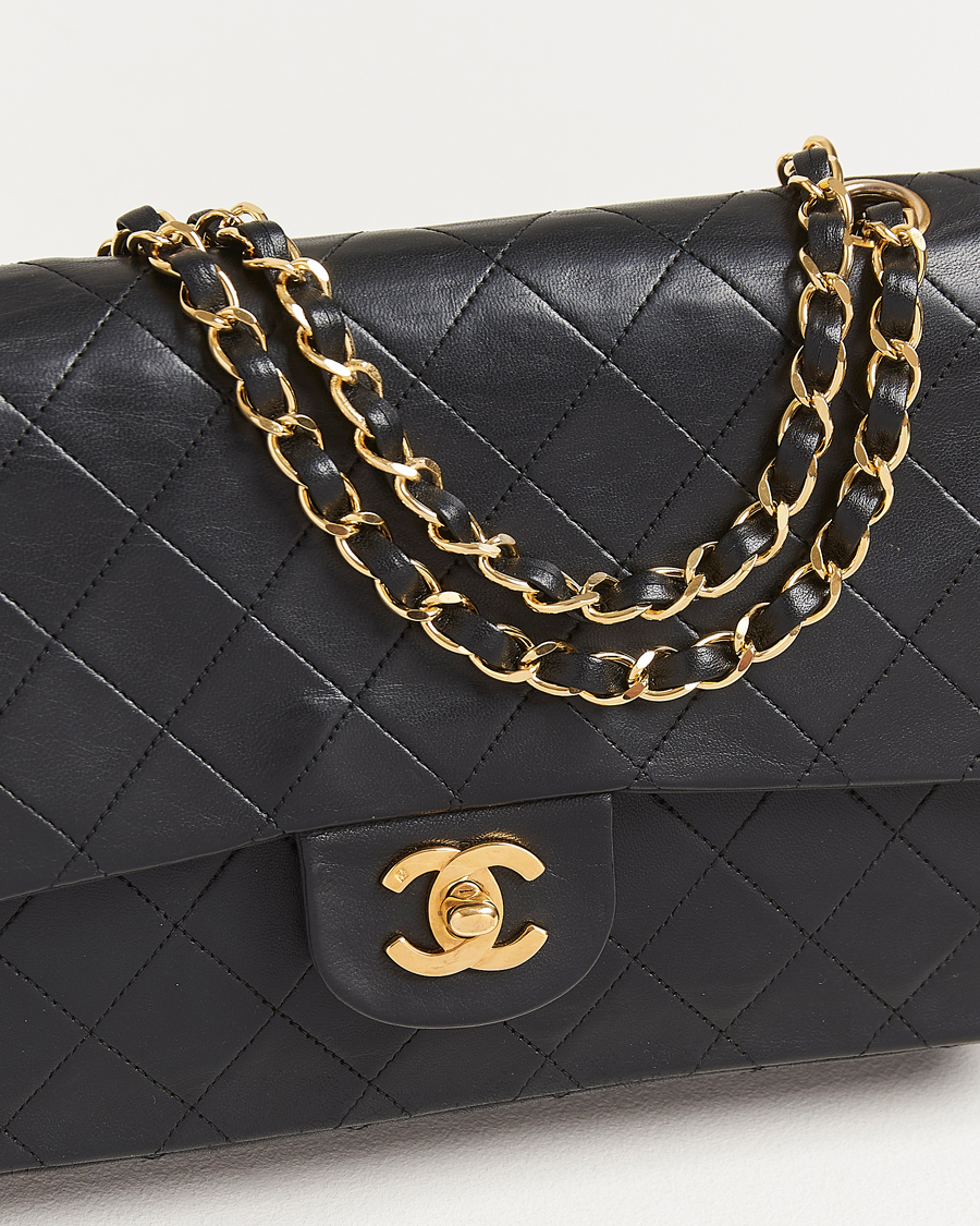 Homme | Chanel Pre-Owned Classic Medium Double Flap Bag Lambskin Black | Chanel Pre-Owned | Classic Medium Double Flap Bag Lambskin Black