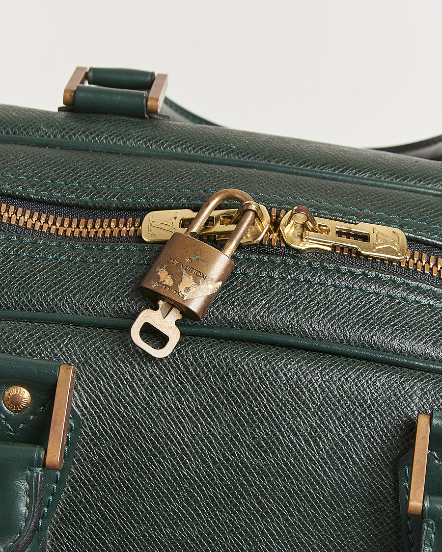 Homme | Pre-Owned & Vintage Bags | Louis Vuitton Pre-Owned | Taiga Kendall GM Weekend Bag Green