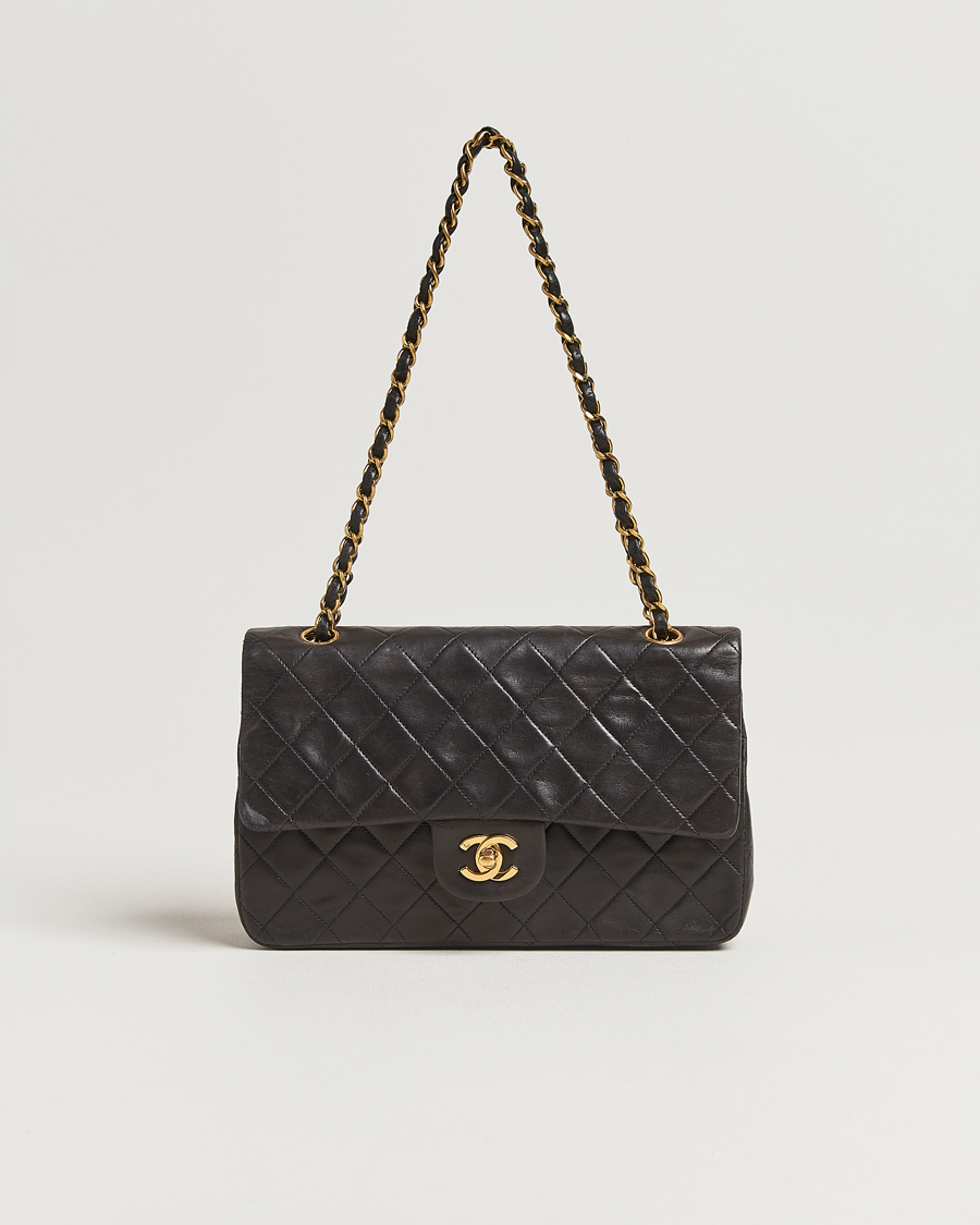 Heren | Gifts for Her | Chanel Pre-Owned | Classic Double Flap Medium Lambskin Black