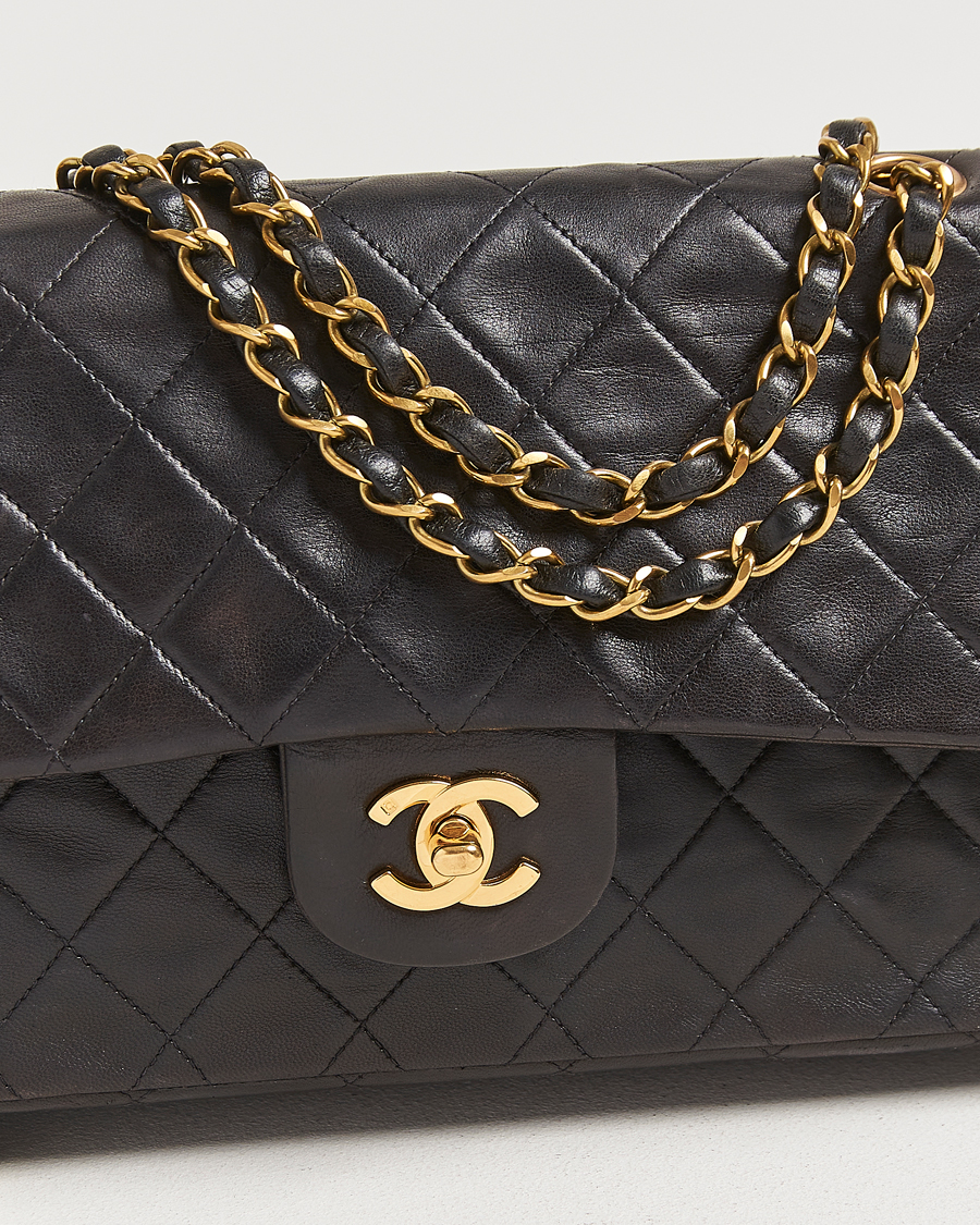 Heren | Gifts for Her | Chanel Pre-Owned | Classic Double Flap Medium Lambskin Black