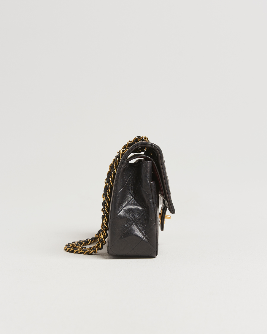 Heren | Gifts for Her | Chanel Pre-Owned | Classic Double Flap Medium Lambskin Black
