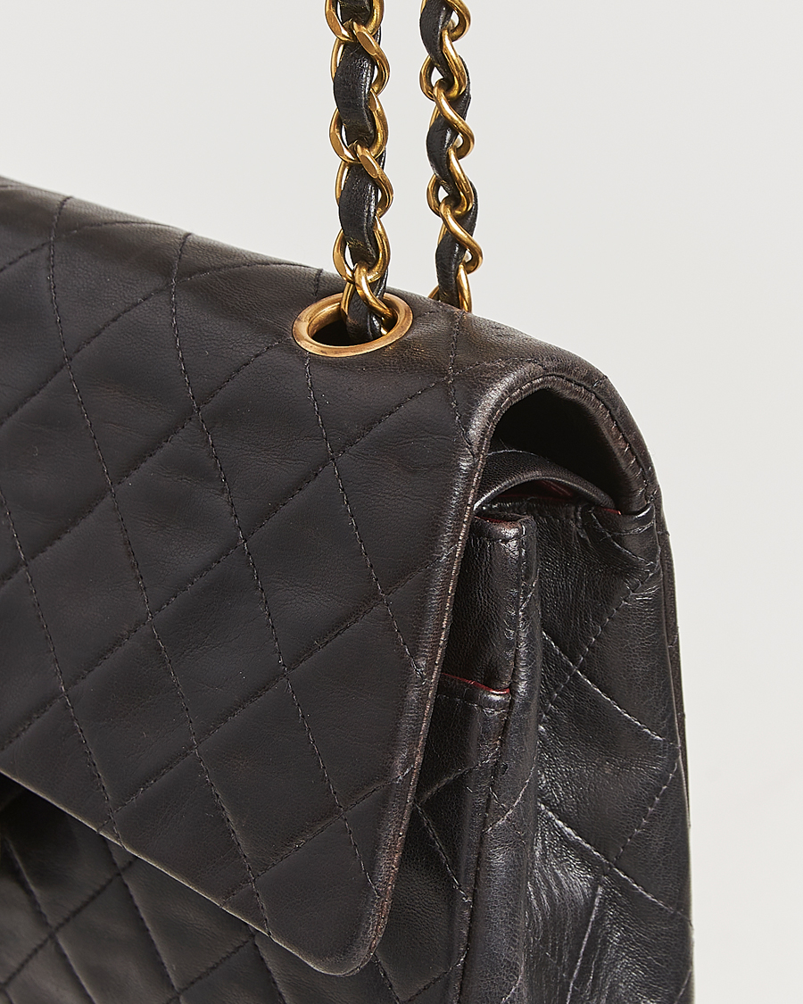 Heren | Gifts for Her | Chanel Pre-Owned | Classic Double Flap Medium Lambskin Black