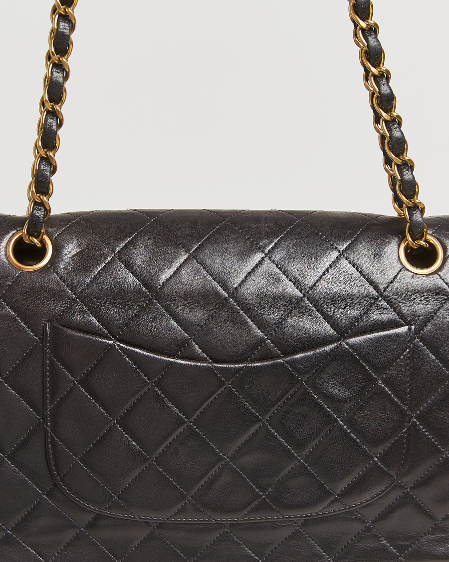 Heren | Gifts for Her | Chanel Pre-Owned | Classic Double Flap Medium Lambskin Black
