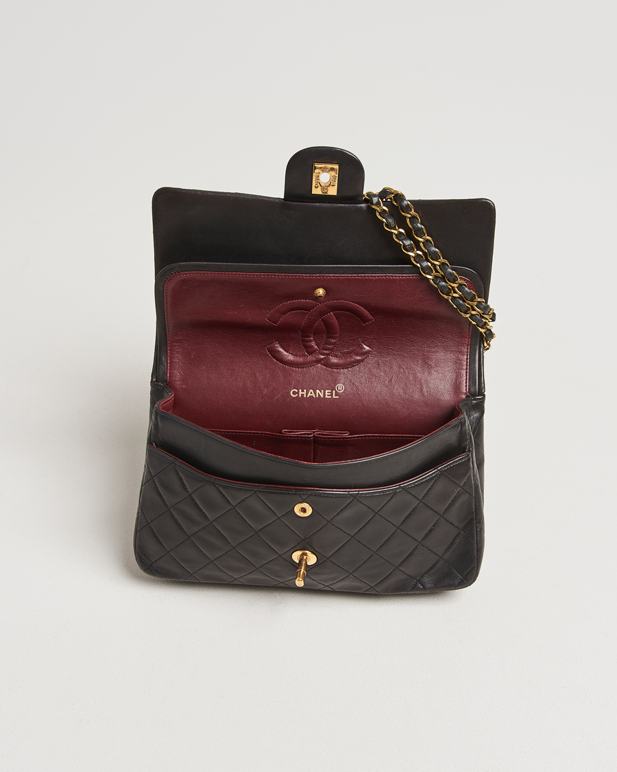 Heren | Gifts for Her | Chanel Pre-Owned | Classic Double Flap Medium Lambskin Black