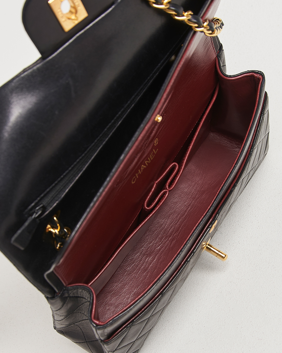 Heren | Gifts for Her | Chanel Pre-Owned | Classic Double Flap Medium Lambskin Black