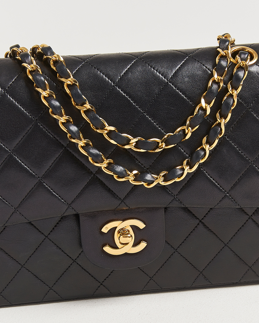 Heren | Gifts for Her | Chanel Pre-Owned | Classic Double Flap Medium Lambskin Black