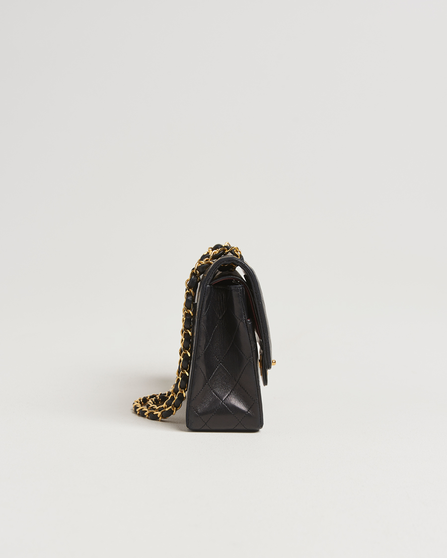 Heren | Gifts for Her | Chanel Pre-Owned | Classic Double Flap Medium Lambskin Black