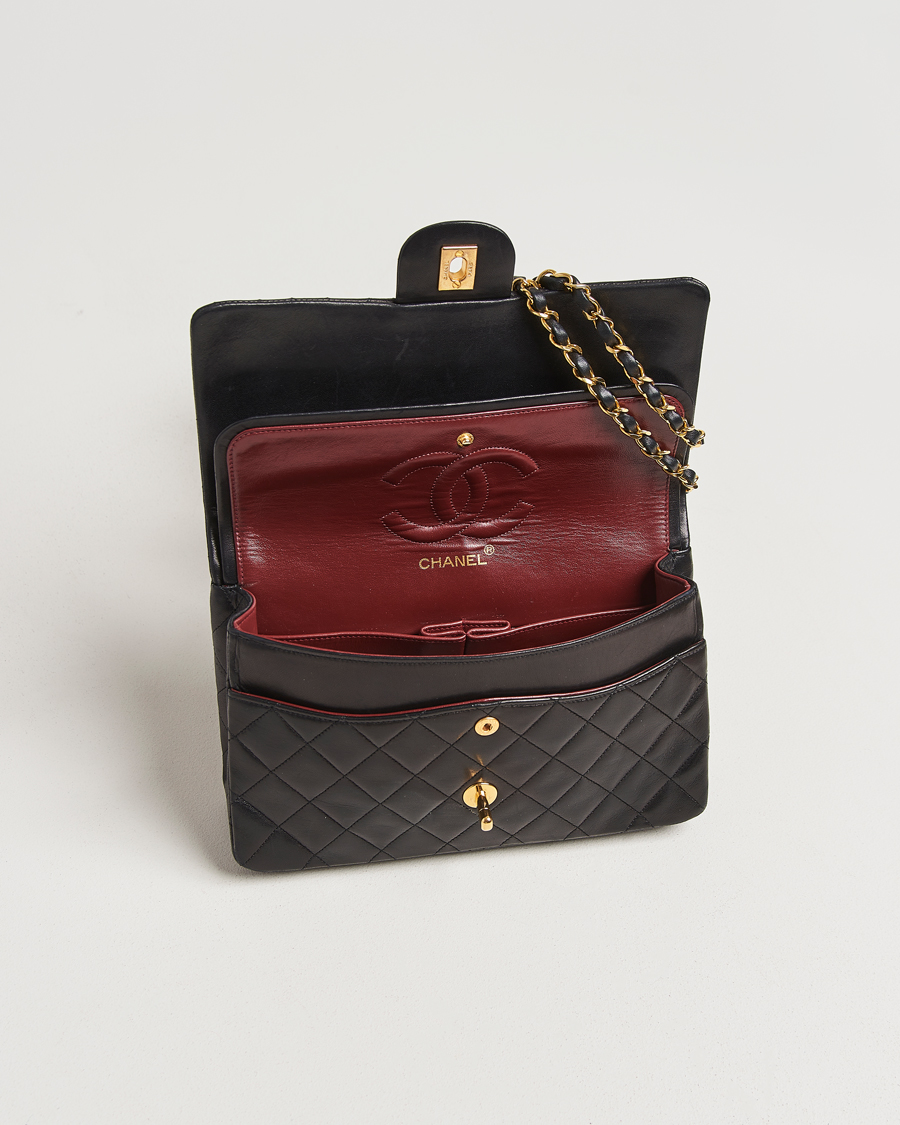 Heren | Gifts for Her | Chanel Pre-Owned | Classic Double Flap Medium Lambskin Black