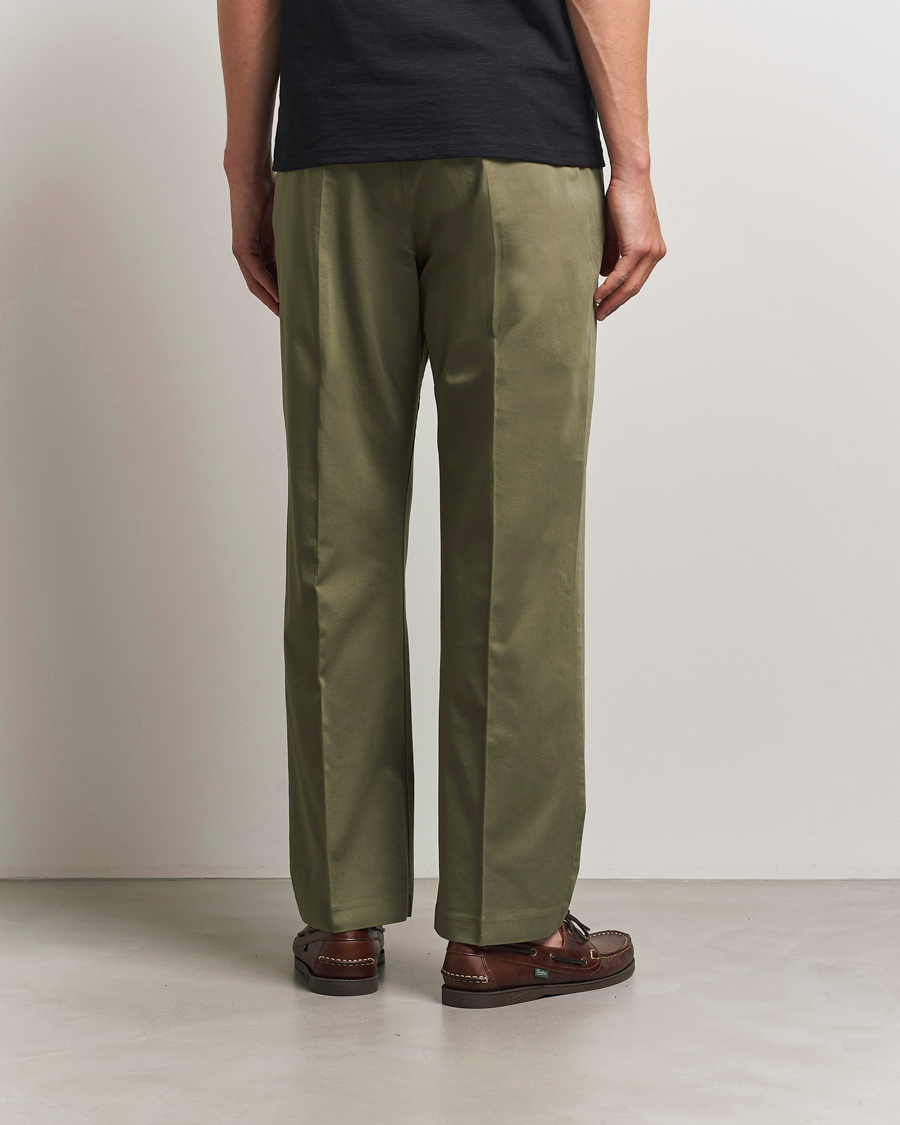 Heren | Broeken | NN07 | Paw Cotton/Lyocell Pleated Trousers Capers Green