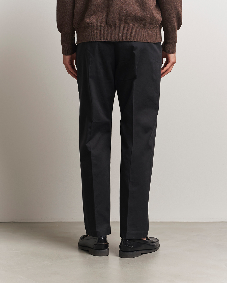 Heren | Broeken | NN07 | Paw Cotton/Lyocell Pleated Trousers Black