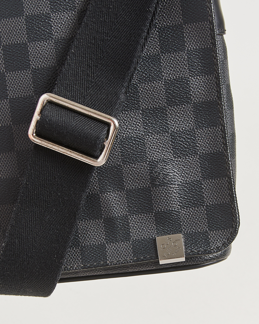 Homme | Pre-Owned & Vintage Bags | Louis Vuitton Pre-Owned | District PM Messenger Bag Damier Graphite