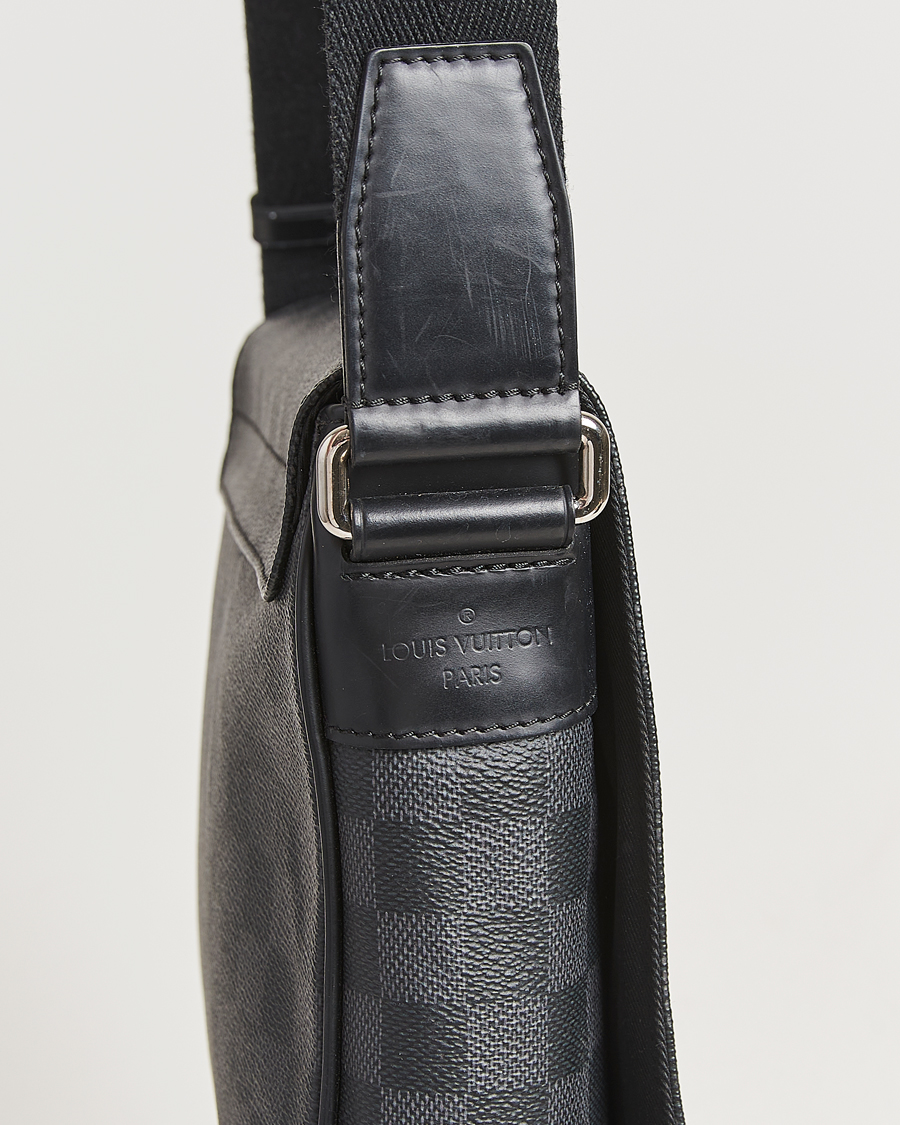 Homme | Pre-Owned & Vintage Bags | Louis Vuitton Pre-Owned | District PM Messenger Bag Damier Graphite