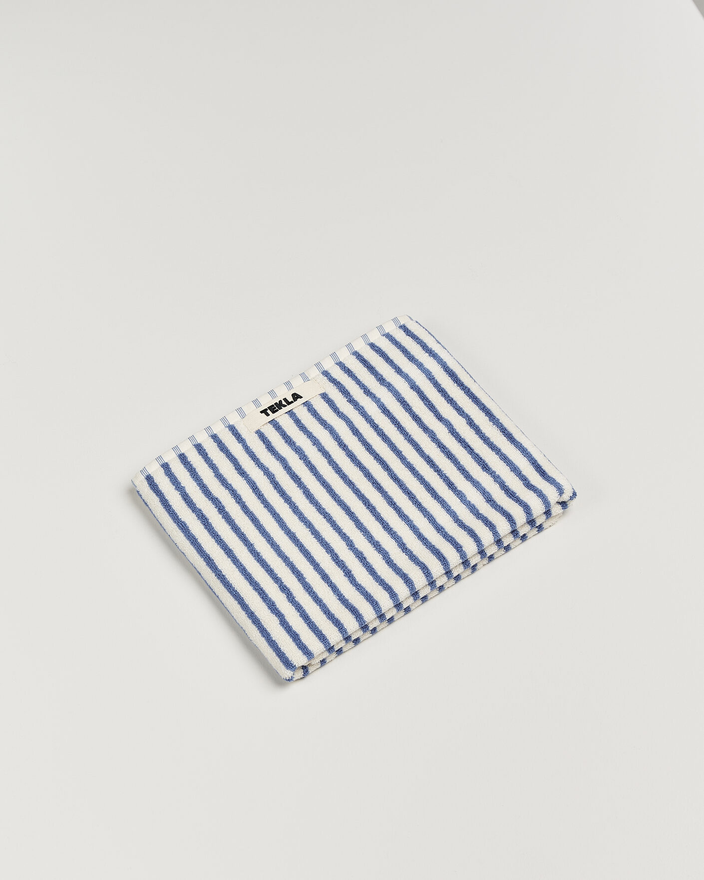 Heren | Stoffen | Tekla | Organic Terry Hand Towel Coastal Blue Stripes
