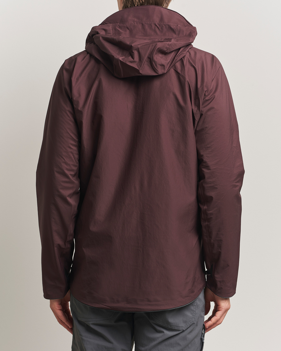 Heren | Jassen | Klättermusen | Asynja Lightweight Waterproof Jacket Amanth Red
