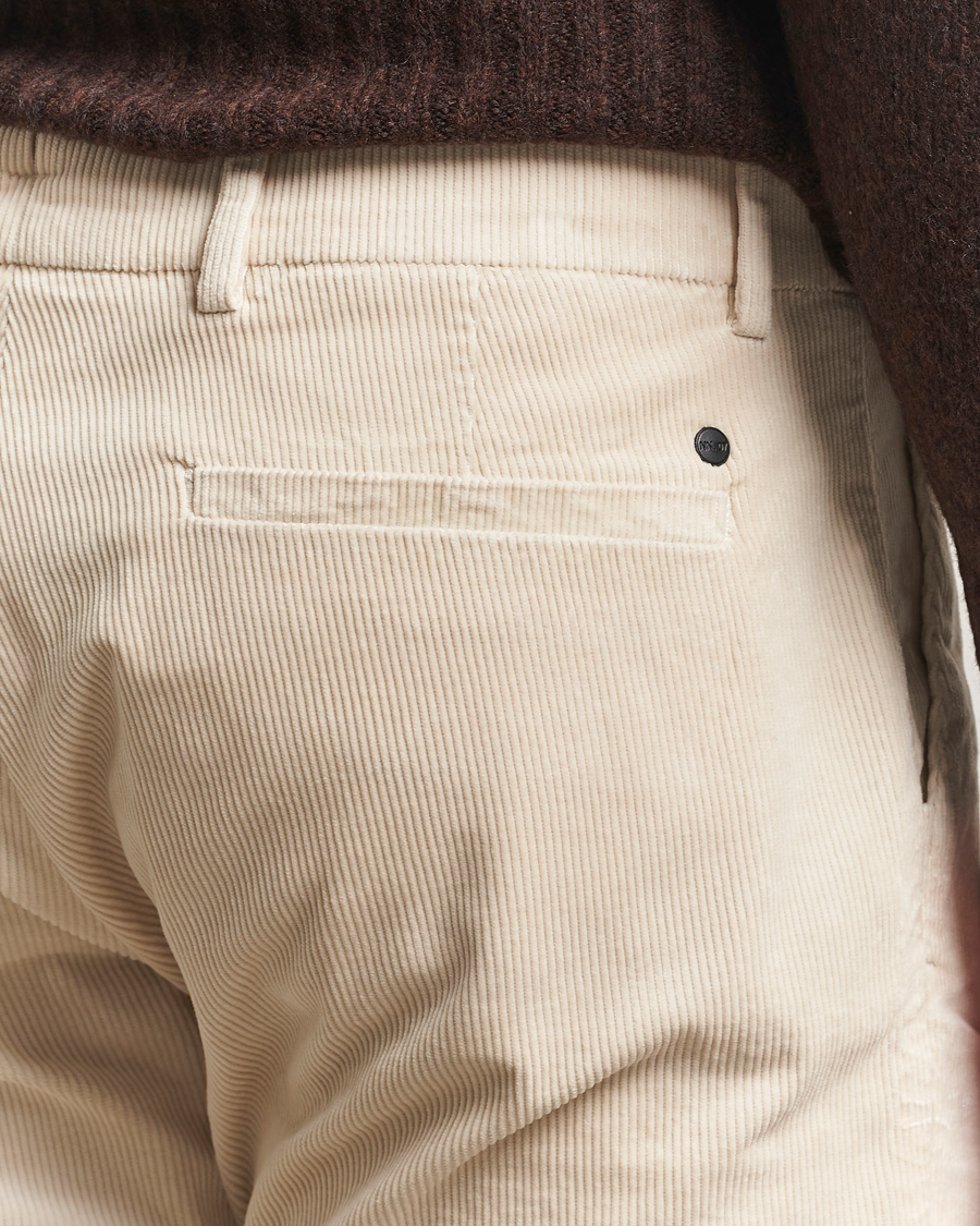 Homme | Pantalons | NN07 | Theo Regular Fit Corduroy Chinos Ivory