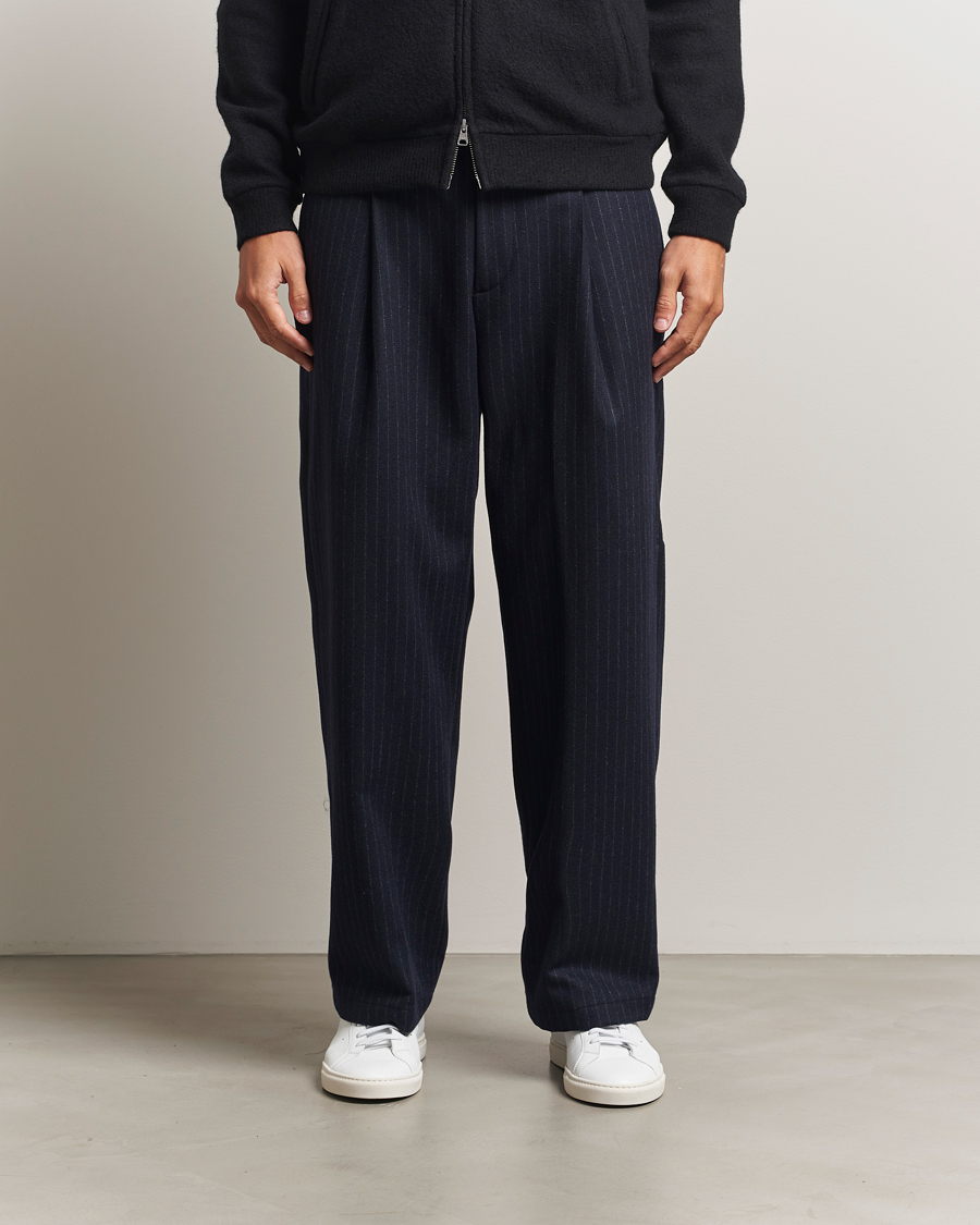 Homme | Pantalons | NN07 | Kay Wool Pleated Pinstriped Trousers Navy Blue