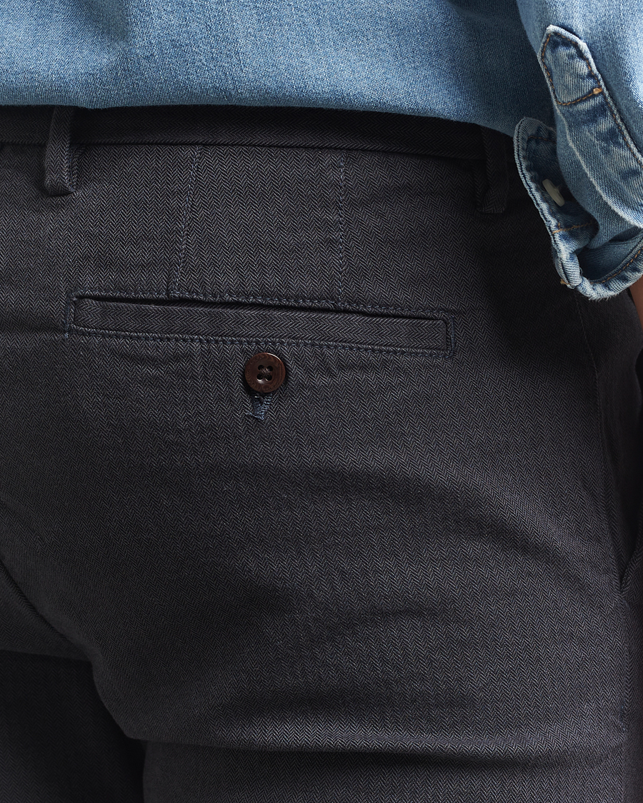 Homme | Pantalons | Gant | Slim Fit Cotton Herringbone Trousers Antracite
