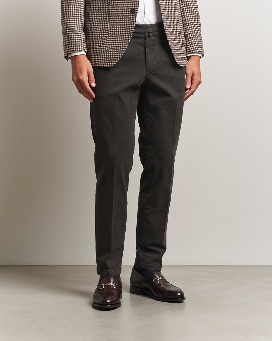 Homme | Pantalons | Briglia 1949 | Easy Fit Pleated Cotton Stretch Chino Dark Brown