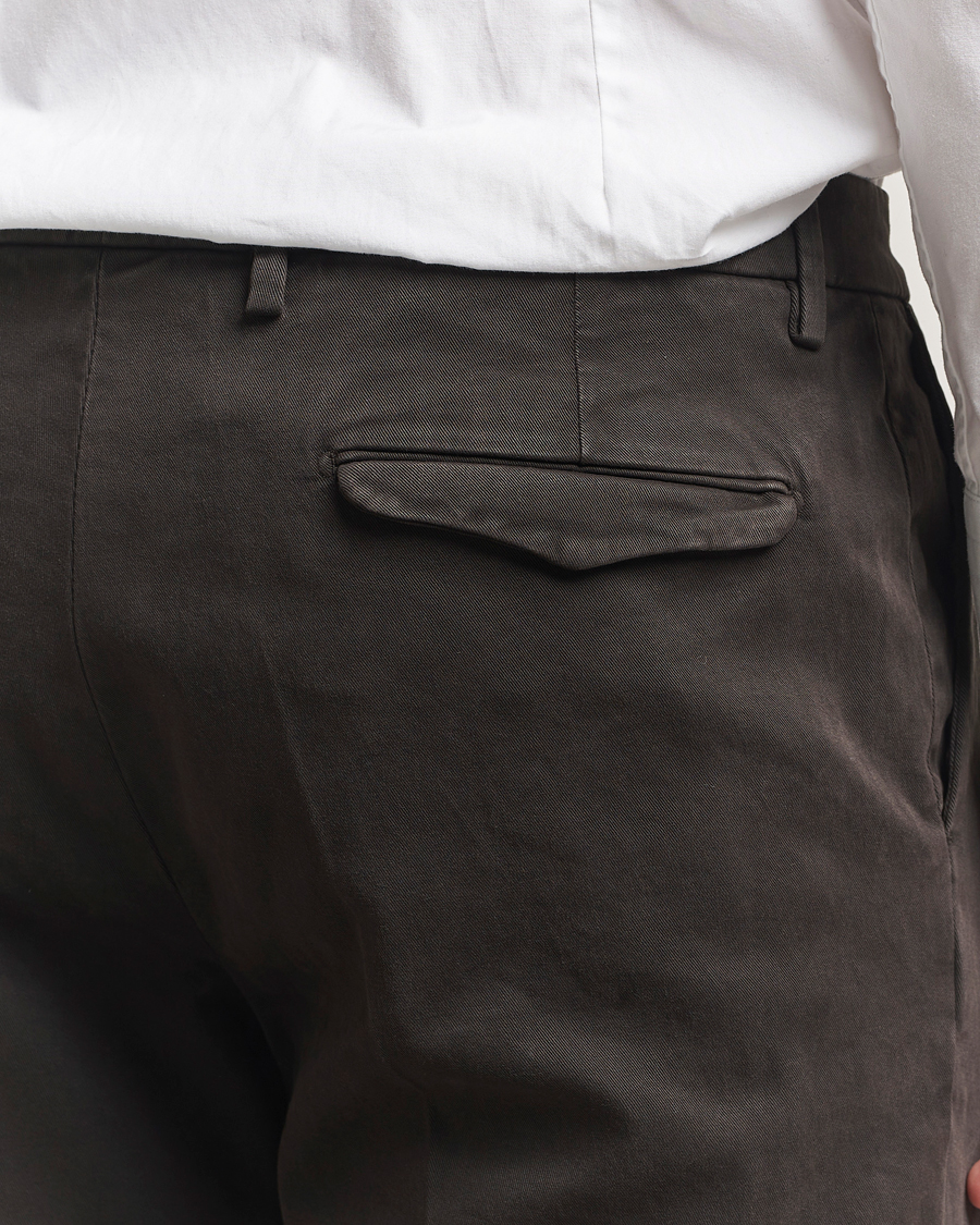 Homme | Pantalons | Briglia 1949 | Easy Fit Pleated Cotton Stretch Chino Dark Brown