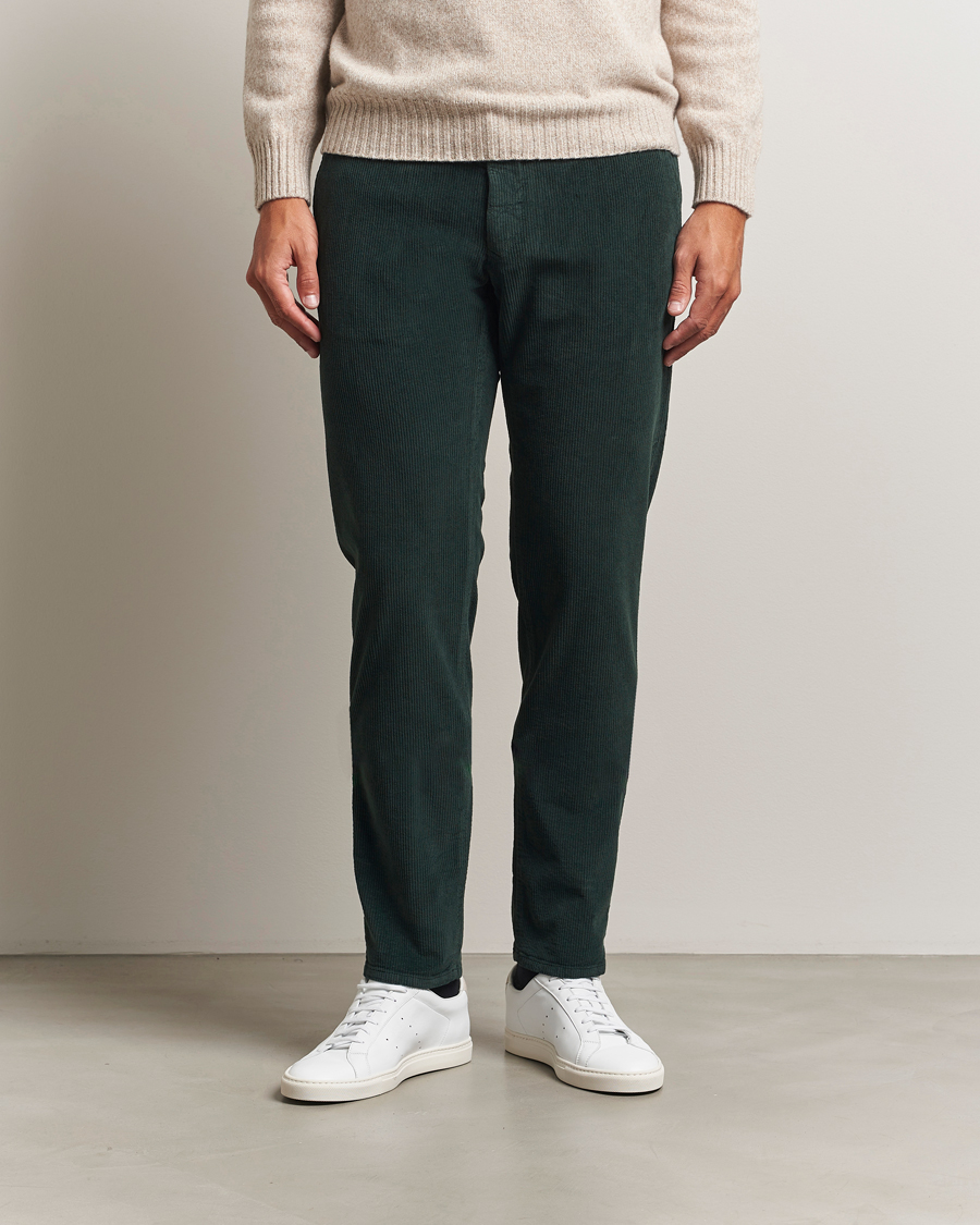 Homme | Pantalons | Incotex | Slim Fit Leisure Cord Slacks Dark Green