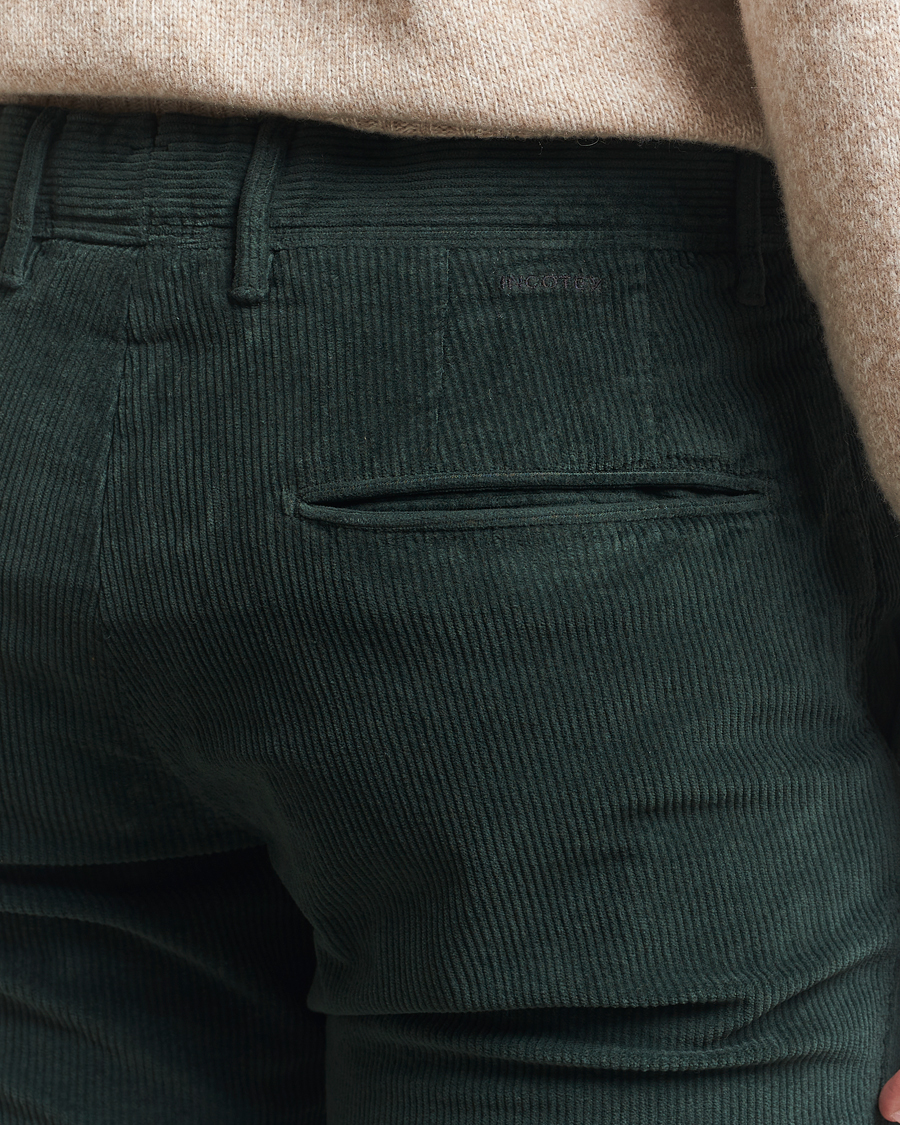 Homme | Pantalons | Incotex | Slim Fit Leisure Cord Slacks Dark Green