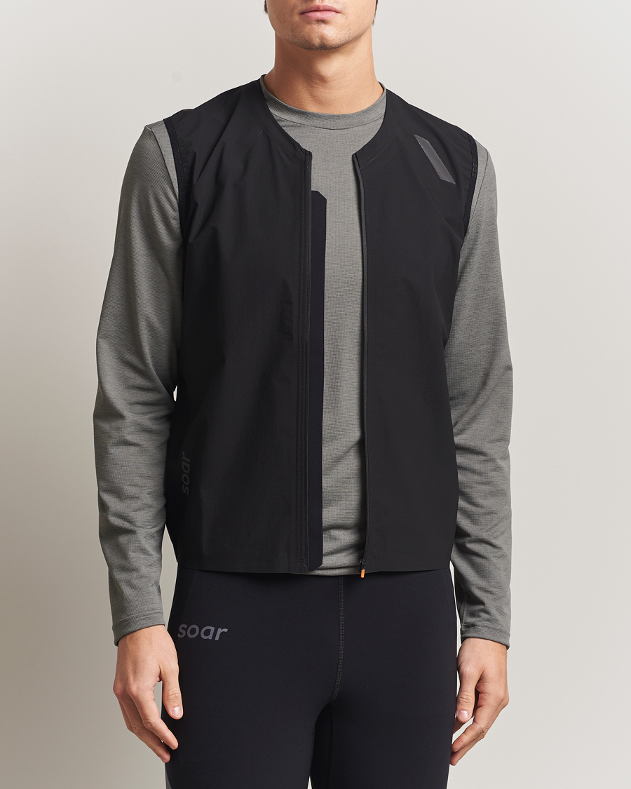 Heren | Gilets | SOAR Running | Rainout Gilet Black