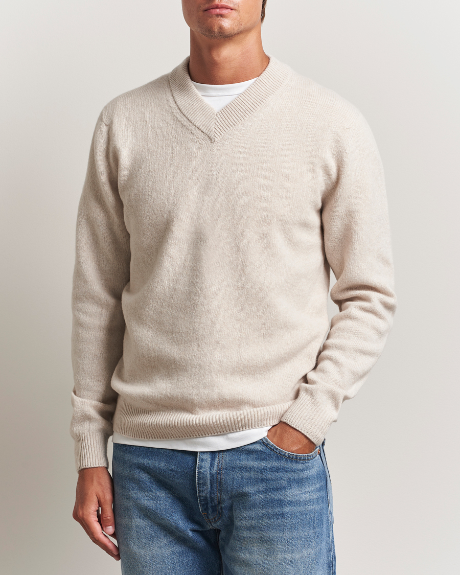 Heren | Truien | Sunspel | Knitted Lambswool V-Neck Oatmeal Melange