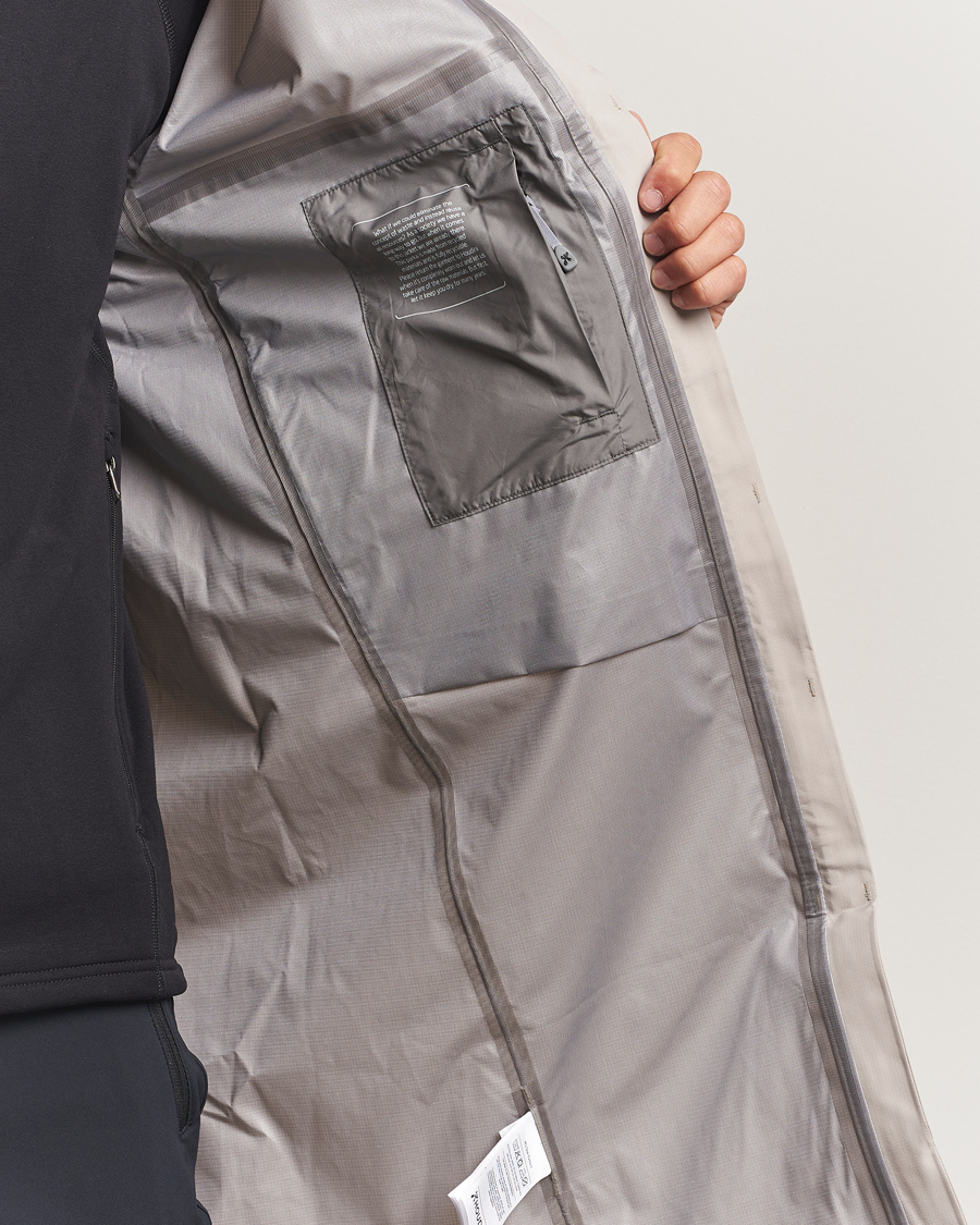 Heren | Jassen | Houdini | One Waterproof Parka Sandstorm