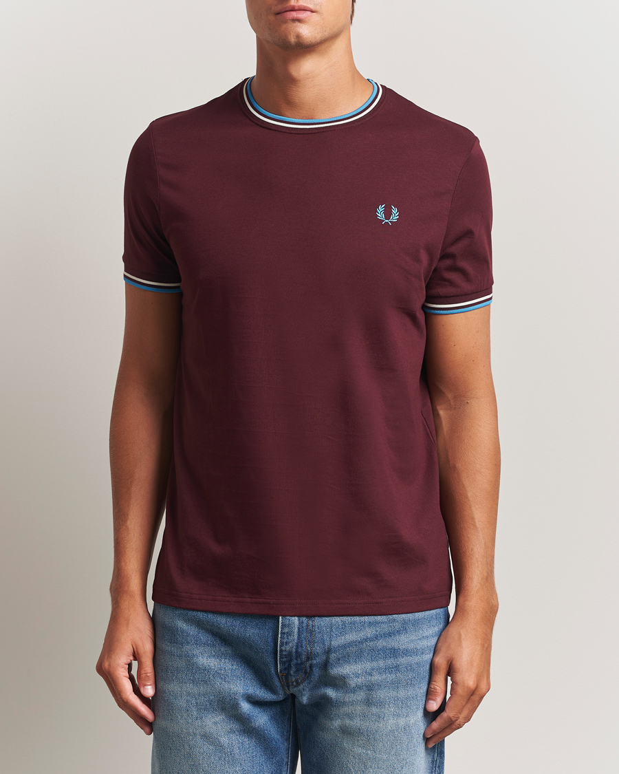 Heren | T-shirts | Fred Perry | Twin Tipped T-Shirt Oxblood