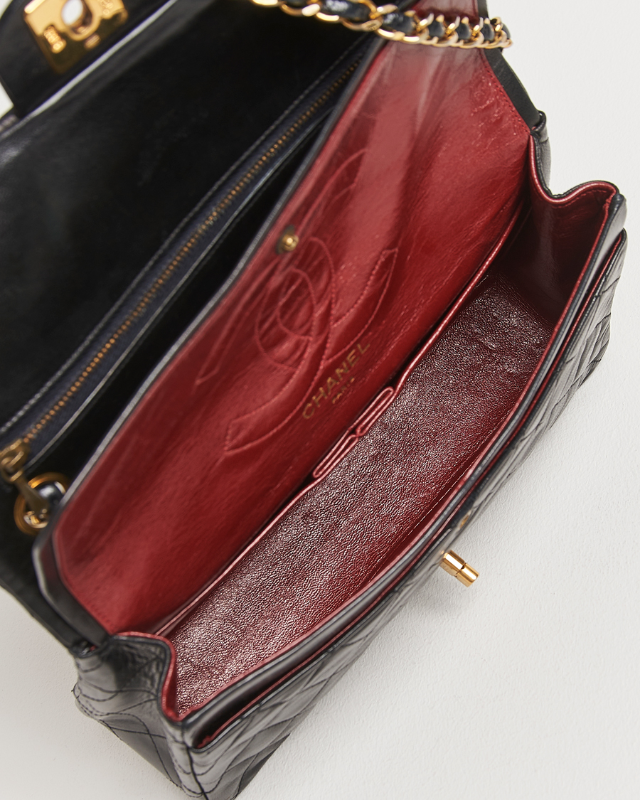 Homme | Gifts for Her | Chanel Pre-Owned | Classic Double Flap Medium Lambskin Black