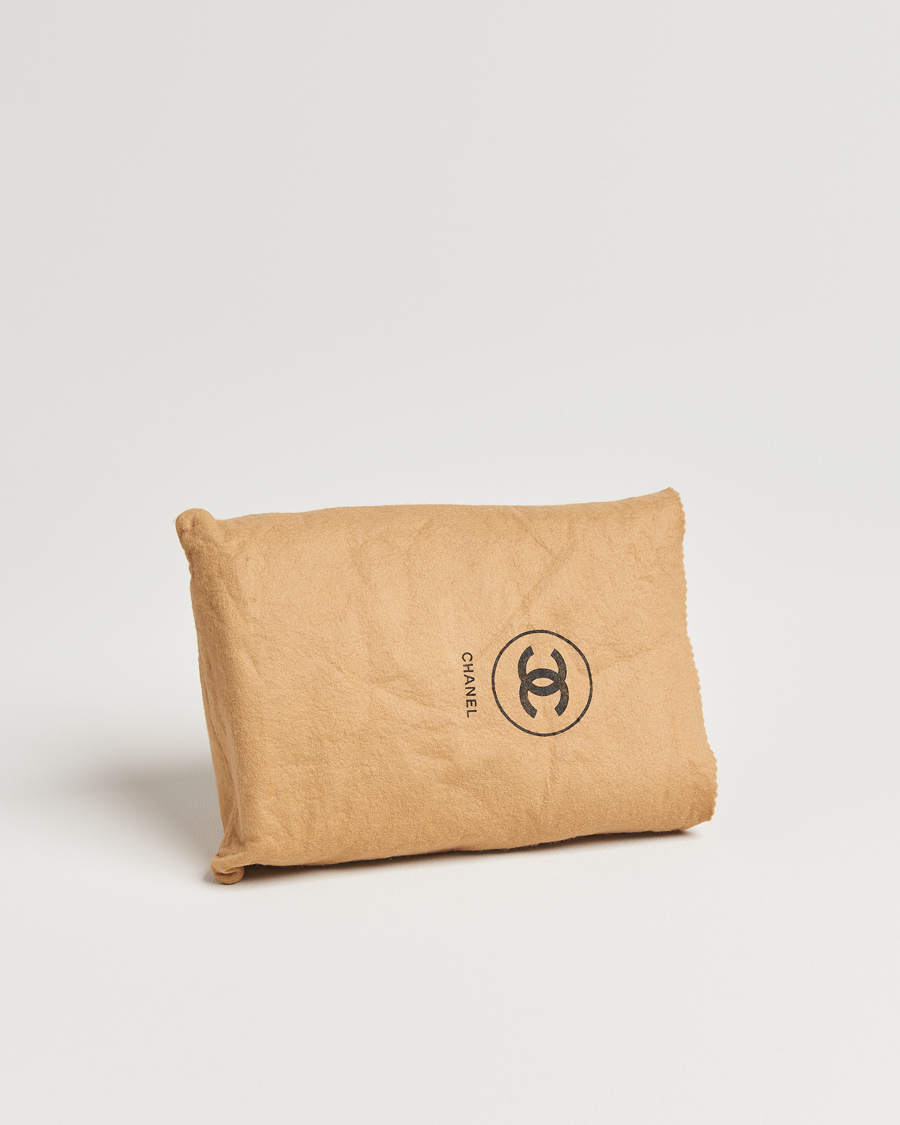 Homme | Gifts for Her | Chanel Pre-Owned | Classic Double Flap Medium Lambskin Black