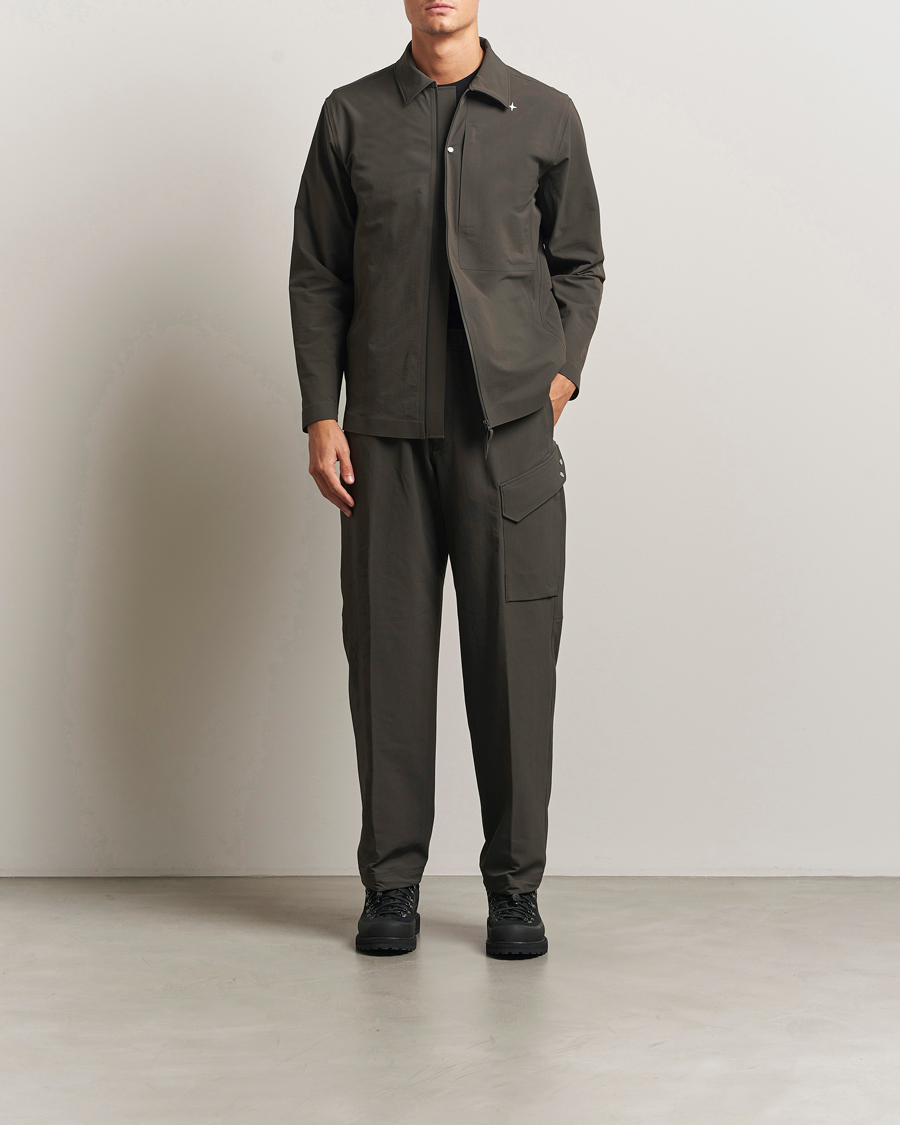 Homme | Chemises | Stone Island | Stellina Textured Nylon Stretch Overshirt Lead Grey