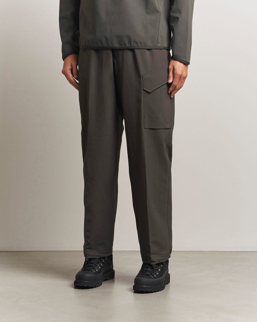 Homme | Pantalons | Stone Island | Stellina Nylon Stretch Cargo Joggers Lead Grey