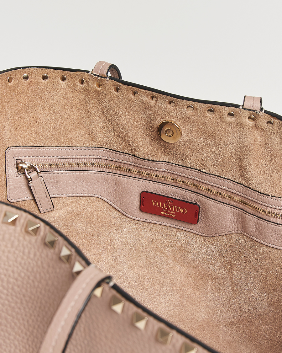 Homme | Pre-Owned & Vintage Bags | Valentino Pre-Owned | Medium Rockstud Tote Bag Poudre