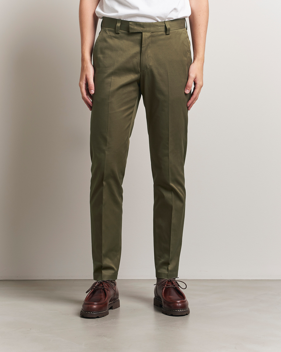 Homme | Pantalons | Tiger of Sweden | Tenuta Cotton Chinos Deep Olive
