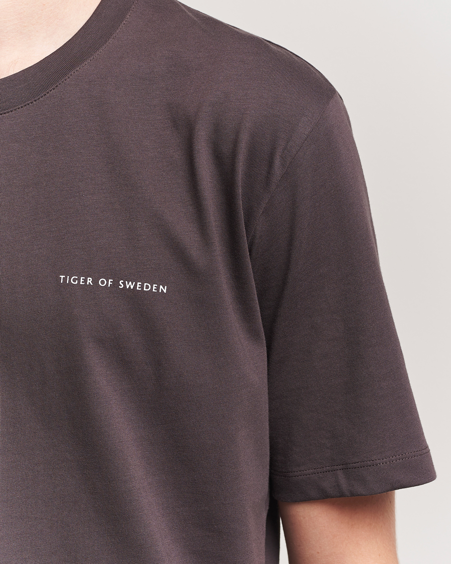 Heren | T-shirts | Tiger of Sweden | Pro Logo Crew Neck T-Shirt Triumph Steel
