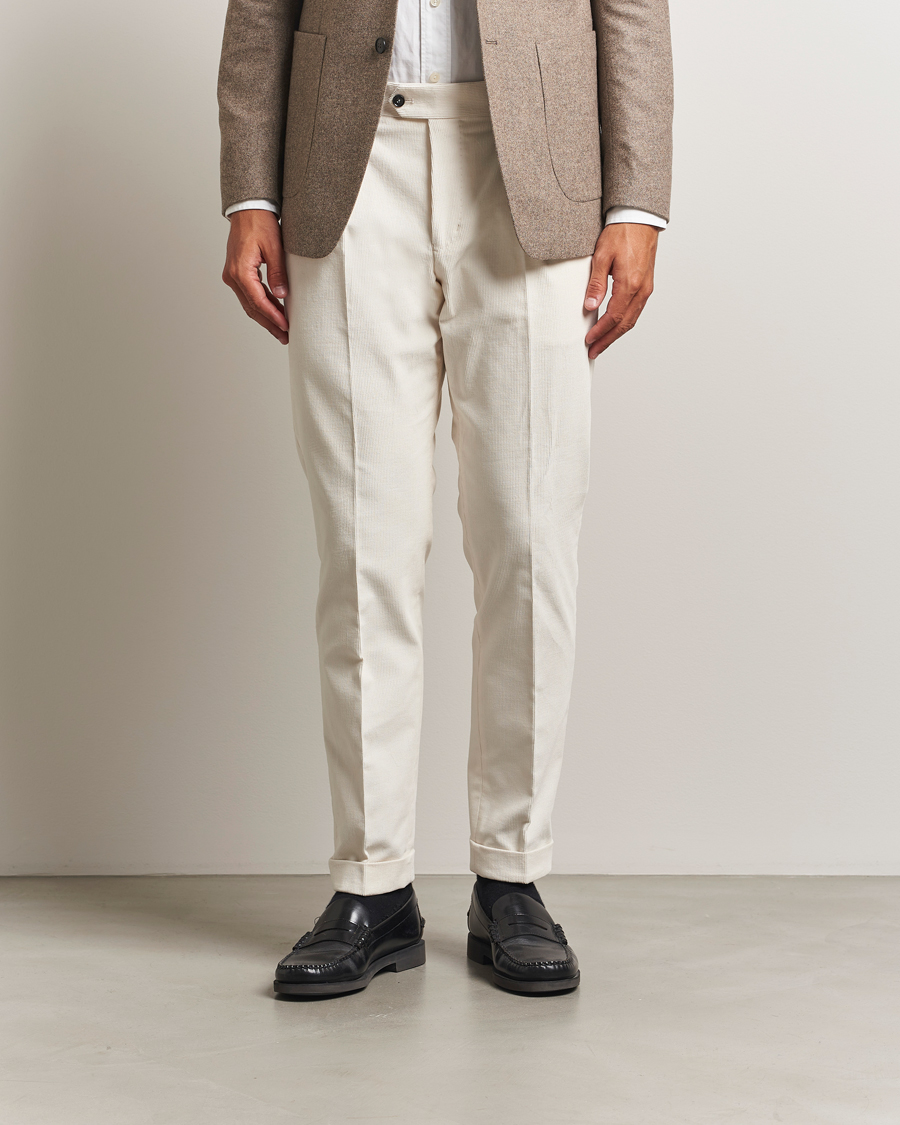 Heren | Broeken | Tiger of Sweden | Tenuta Pleated Corduroy Trousers Light Ivory