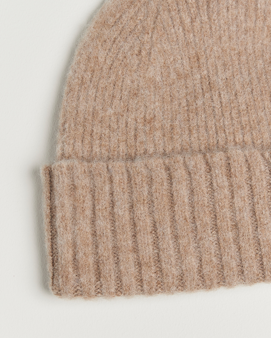 Heren | Mutsen | Robert Mackie | Rona Ribbed Shaggy Lambswool Beanie Sand
