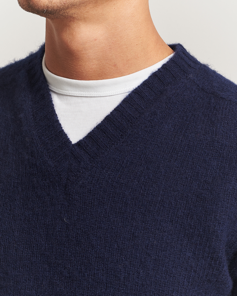 Homme | Pulls Et Tricots | Harley Of Scotland for Care of Carl | Harley Of Scotland Brushed Supersoft Lambswool V-Neck Navy