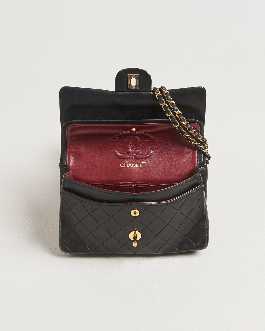 Homme | Pre-Owned & Vintage Bags | Chanel Pre-Owned | Classic Double Flap Small Lambskin Black