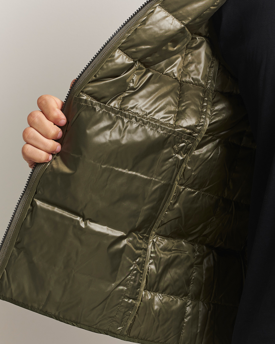 Homme | Gilets | TAION | High Neck Full Zip Lightweight Down Vest Dark Olive